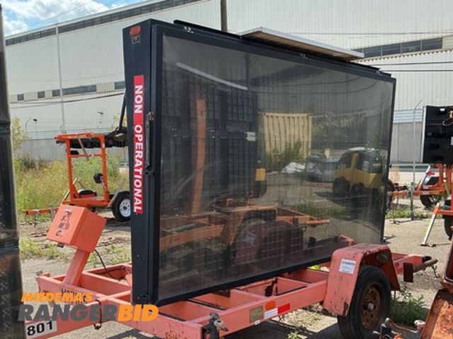 Lot 30-11526 - 2011 PSC Message Board Towable Electric Powered