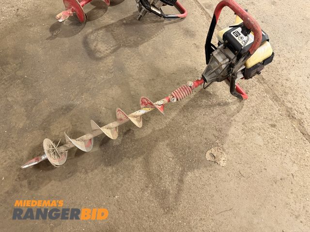Lot 30-3648 - Earthquake E43 Auger Portable Gas Powered Recoil Start