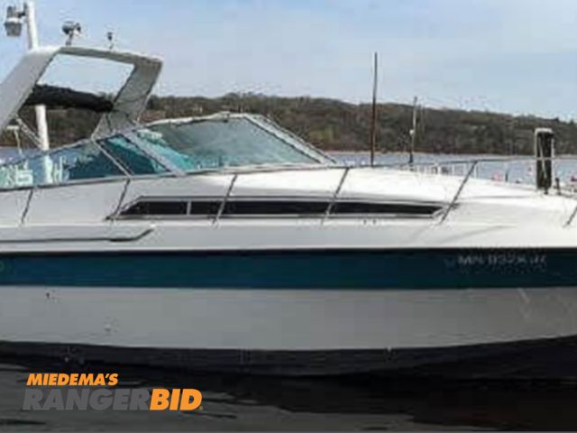 Lot 30-100281 - 1990 Carver Allegra 30ft Boat