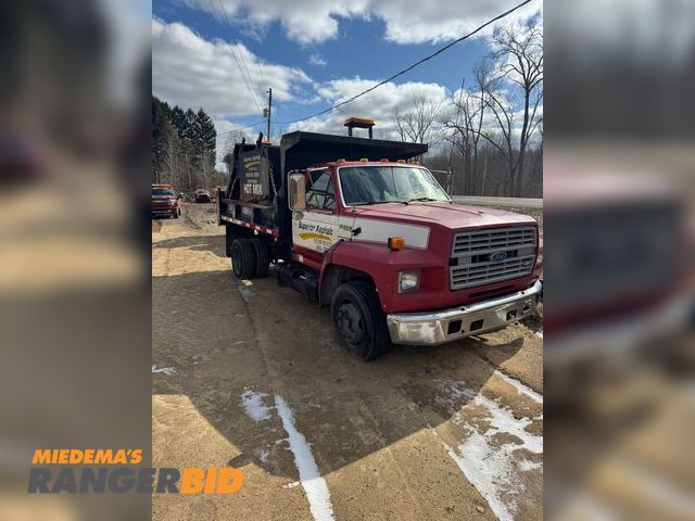 Lot 30-10249 - 1994 Ford F600 Dump Truck Very well maintained, clean truck, tires are very nice, no leaks, bid acco...