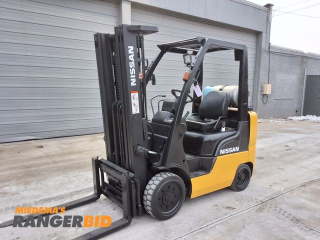 Lot 30-290 - 2005 Nissan 5,000lbs Capacity Forklift - See Video for Operation