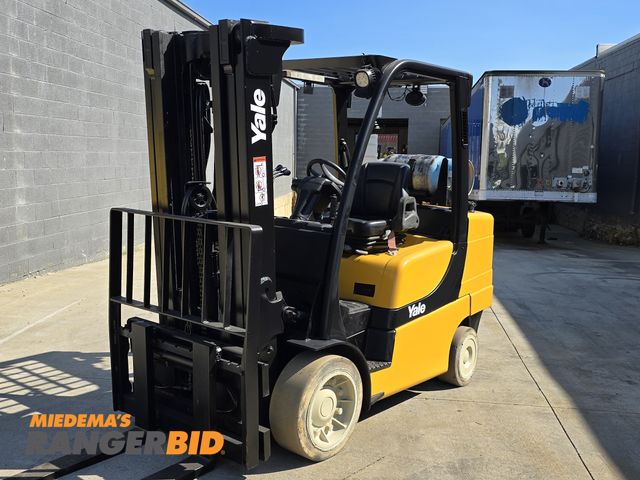 Lot 30-253 - 2009 Yale 8,000lbs Capacity Forklift - See Video for Operation