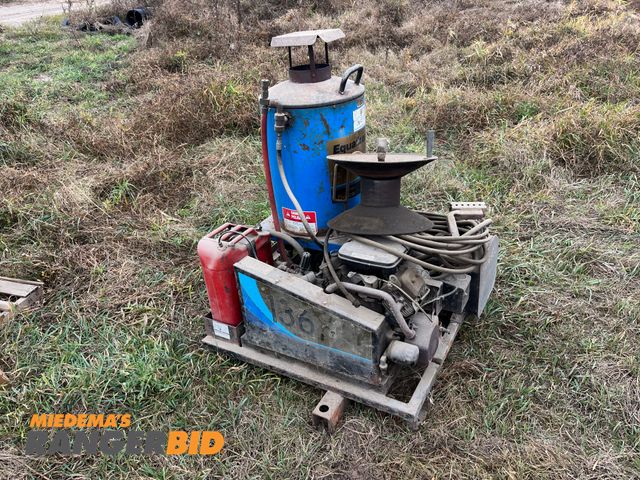 Lot 30-3991 - 1996 Delco Equalizer 4300 Pressure washer