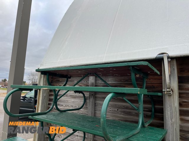 Lot 30-10030 - (2) Picnic Tables. One is 6', one is 8'