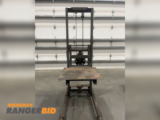 Lot 30-17205 - Die lifting Cart