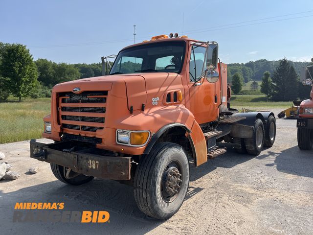 Lot 30-1069 - 1999 Sterling LT9511 6x4 Heavy Spec Day Cab Semi Truck