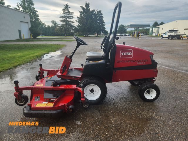 Lot 30-1637 - 2016 Toro Groundsmaster 3280-D Commerical Lawn Mower