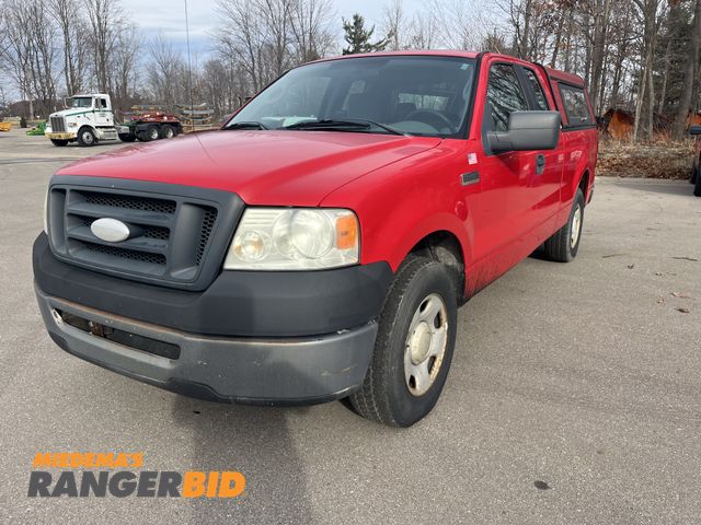 Lot 30-5000 - 2006 Ford F-150 Extended Cab Pickup Truck RWD