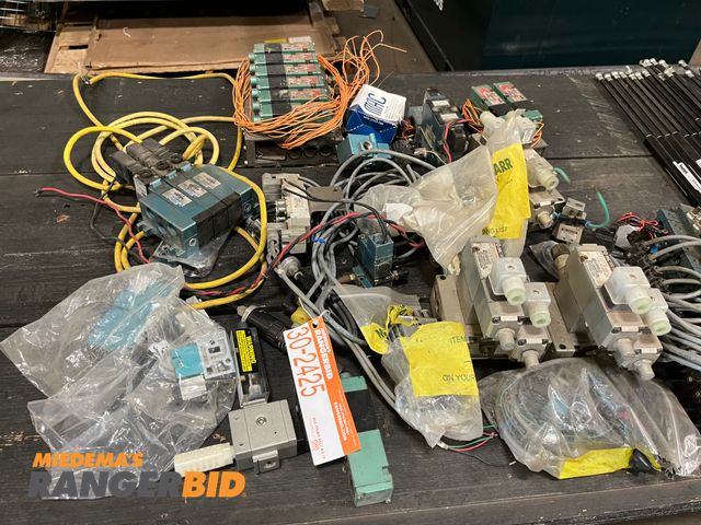 Lot 30-2425 - Various Air Control Valves