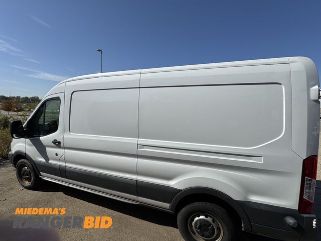 Lot 30-JX74 - 2016 Ford Transit 250 Cargo Van RWD 2016 Ford Transit 250 with 361744. Runs good and Fleet maintaine...