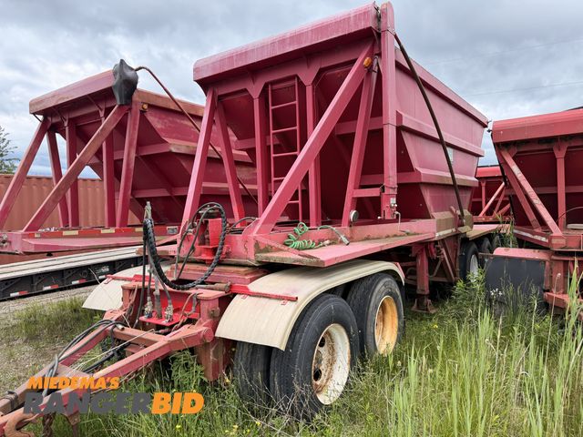 Lot 30-3941 - 1995 Yale 24 yard V bottom Pull Type Tri-Axle Gravel Trailer Pup Bottom Dump / Belly Dump / V-Ditche...