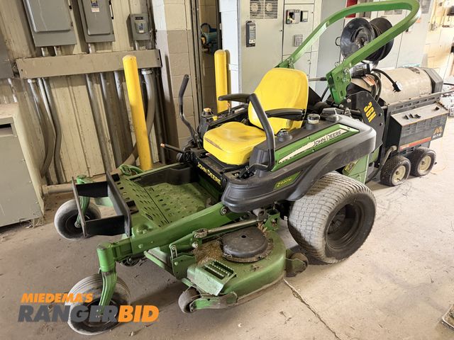 Lot 30-3168 - John Deere Z920M Zero-Turn Lawn Mower