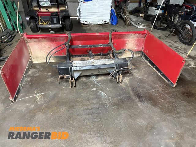 Lot 30-10912 - 1 B&amp;B snow plow swing wing 16' swing wing Quick Attach B&amp;B 16' B&amp;B Swing wing quick atta...