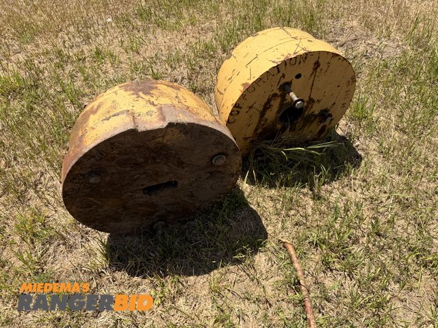 Lot 30-3910 - Lot of (2) Counter weights
