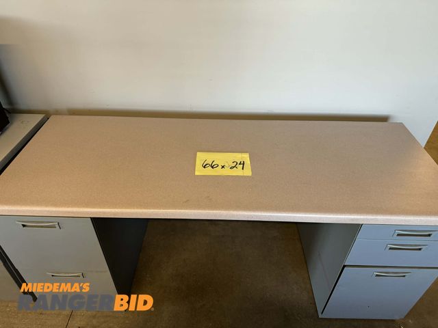 Lot 30-2686 - (3) Desks