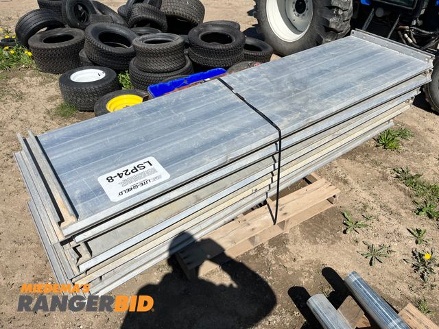 Lot 30-116 - GME Lite-Shield Trench Box
