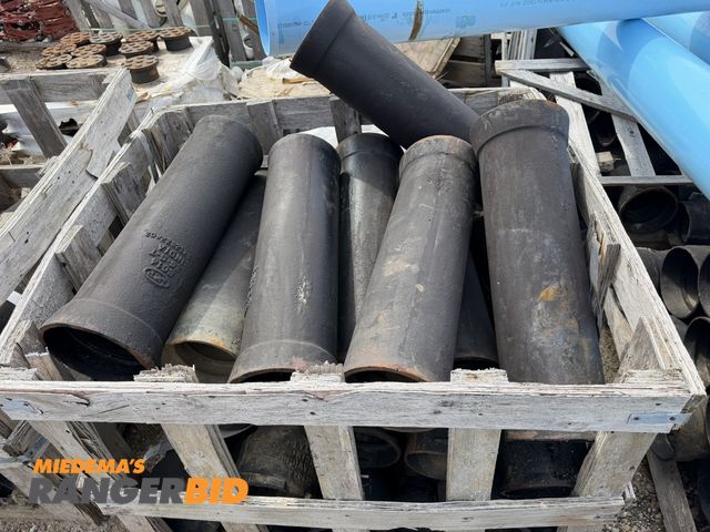 Lot 30-5797 - Lot of approx. (28) 6" diameter x 26" deep threaded cast iron pipes with 7.5" diameter flare on one ...