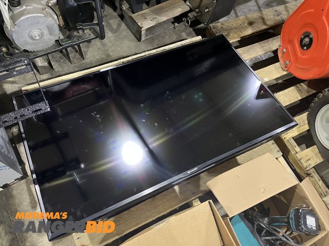 Lot 30-1934 - Sharp 50LBU591U Roku Smart TV LCD - 3 hdmi inputs