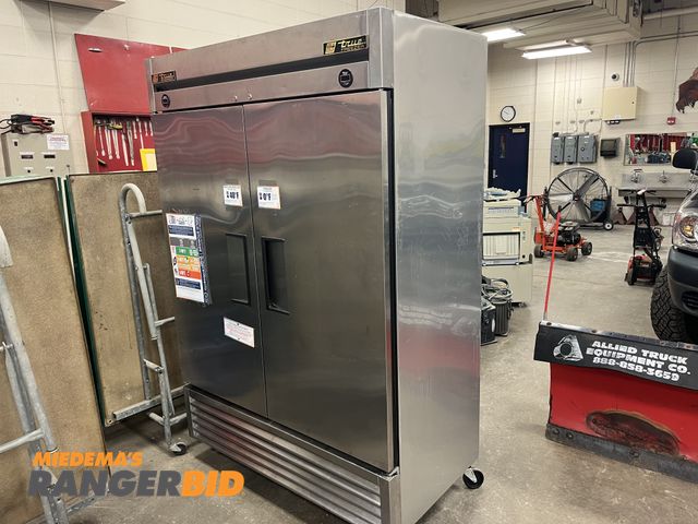 Lot 30-4917 - True 49DT Stainless Steel Commercial Refrigerator & Freezer On Casters