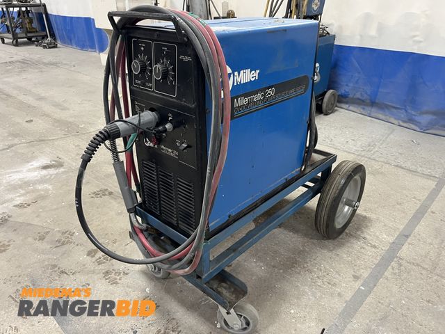 Lot 30-924 - Miller Millermatic 250 Single Phase Welder with Bernard TGX Gun
