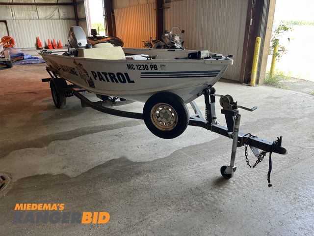 Lot 30-969 - 2000 G3 Boat Open Bow