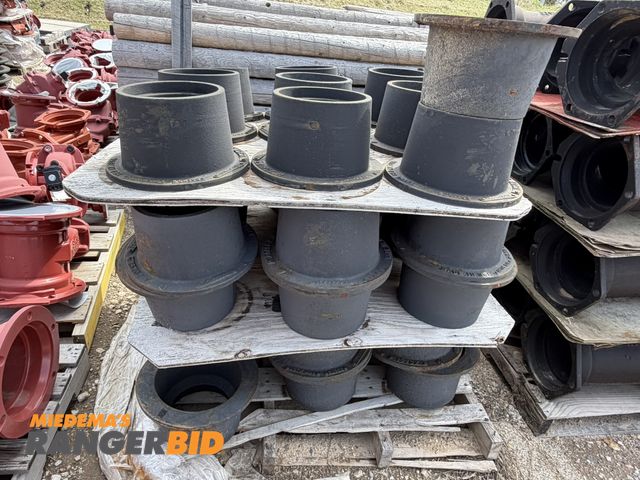 Lot 30-5814 - Lot of approx. (45) 6.5" x 9 1/4" cast iron reducers.