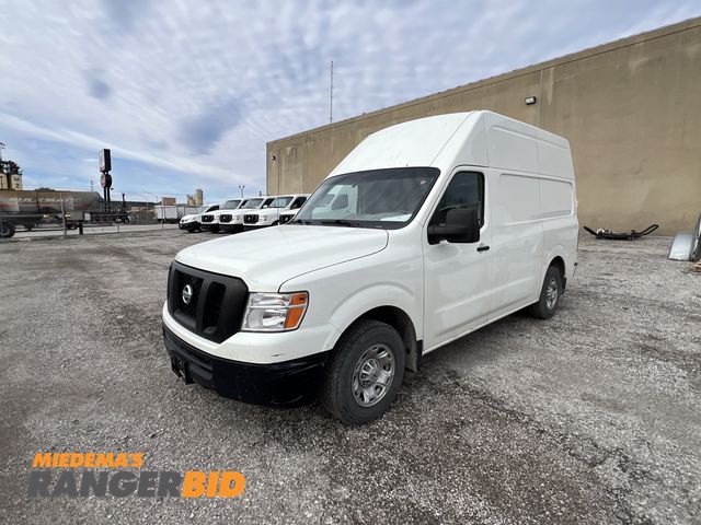 Lot 30-JX272 - 2021 Nissan NV2500S Cargo Van RWD 2021 Nissan NV2500S with 239626 miles. TPMS light is on. Inside do...