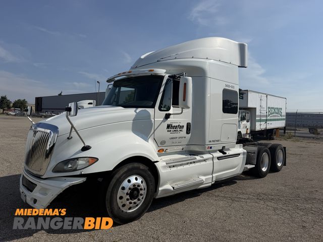 Lot 30-19001 - 2015 International Prostar+ 122 Semi Truck