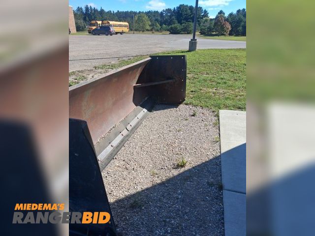 Lot 30-11513 - Skid Steer Snow Pusher 10' X 40"