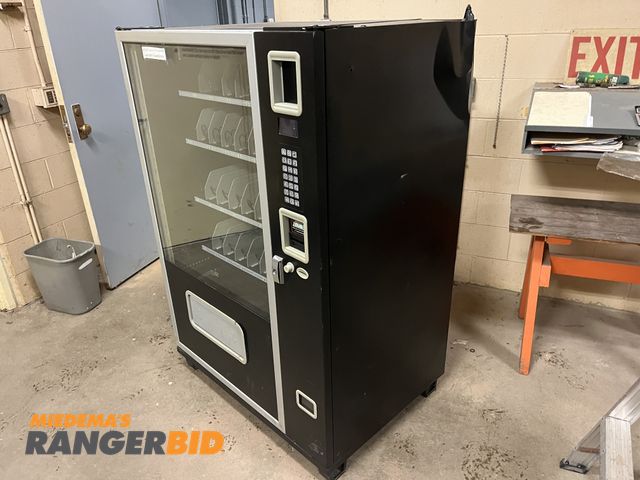 Lot 30-4785 - Kimma KMV-G432 compact, insulated, and refrigerated combo vending machine