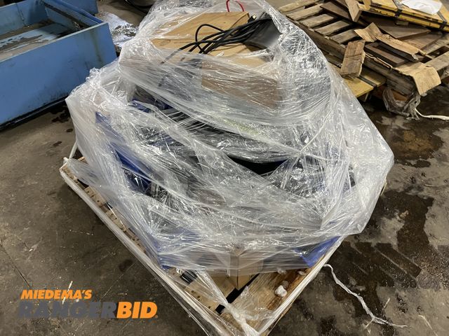 Lot 30-4264 - Pallet of Electronic wires and parts
