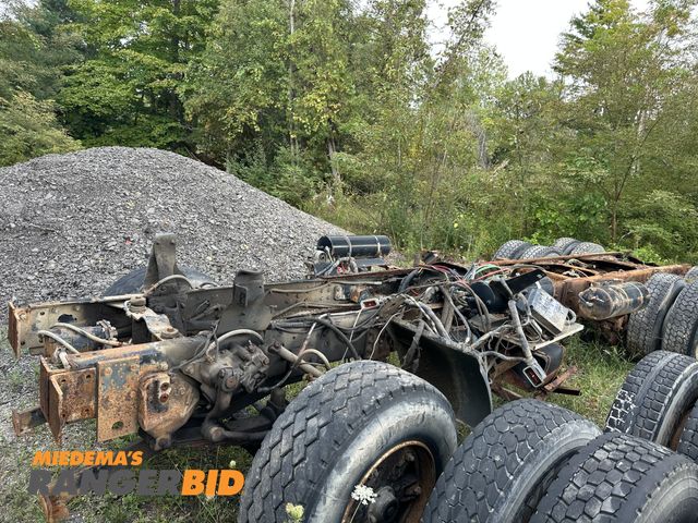 Lot 30-LCRC - CHASSIS 2 - 1 TRUCK CHASSIS LATE 90'S STERLING CHASSIS WITH AXLES, HAD A 2WS CAT AND AN EATON FULLER 13 SPEED. W...