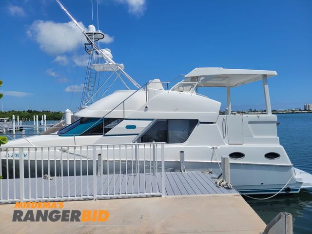 Lot 30-11045 - 1999 Silverton 392 Cruiser 40'6" Yacht Boat