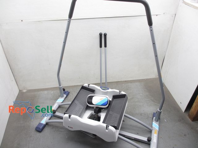 Lot 31-3249 - Aero Ski Exercise on Wheels with VR - Consignor states complete/working