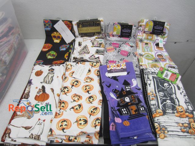 Lot 31-1443 - Large Lot of Dish Cloths - Most with Tags - Tote