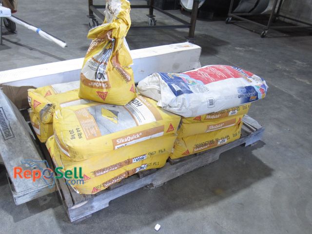 Lot 31-8219 - (9) 44lb Sika Sikaquick VOH Bags Repair Mortar and Pag of Mapei Ultraplan 1 Plus