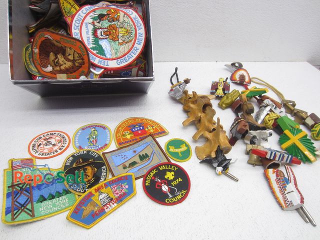 Lot 31-5535 - Lot of Boy Scout Patches &amp; Items