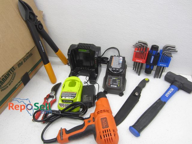 Lot 31-1485 - Lot of Tools: Drill, Battery, Chargers, Hand Tools, etc.