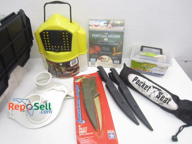 Lot 31-8506 - Fishing And Boating Acces: Cast Nets, Filet Knives, Rod Holders etc