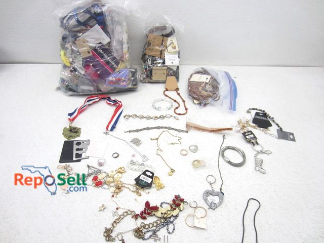 Lot 31-6142 - 15lbs Costume Jewelry: some old, some new, some for repair, most to wear