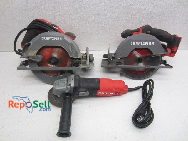 Lot 31-1482 - Tool Lot: (2) Craftsman Circular Saws and Grinder TOOLS ONLY - All Power On