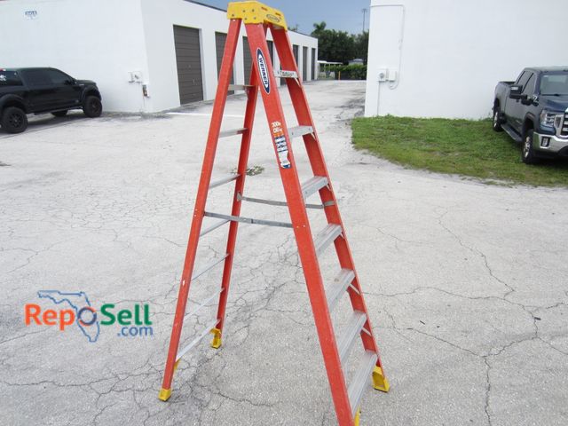 Lot 31-4052 - Werner 8' Fiberglass A Frame Ladder