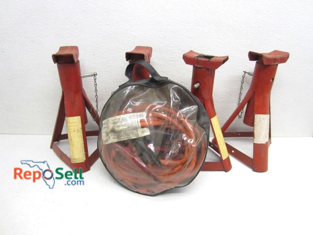 Lot 31-1257 - 16' Jumper cables and (4) jack stands, bring tote