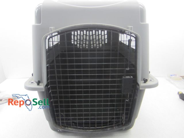 Lot 31-2532 - Large Plastic Dog Kennel