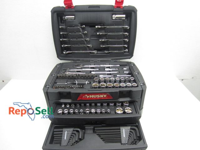 Lot 31-6356 - Husky Plastic Toolbox With Tools