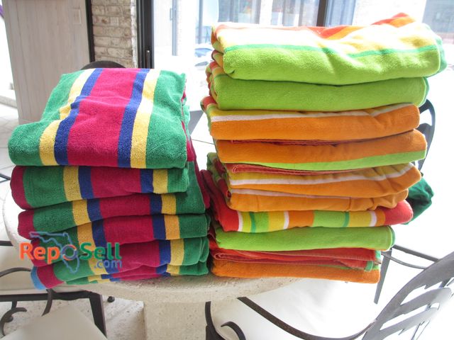 Lot 31-1146 - (16) Kirkland And Saydah Beach Towels