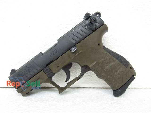 Lot 31-2456 - New Walther P22 .22LR with (2) 10rd  Magazines and Case.