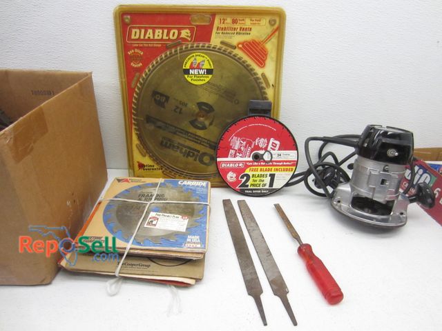 Lot 31-6332 - Craftsman Router 3/4 HP (American Made) With Saw Blades And Files - Power On