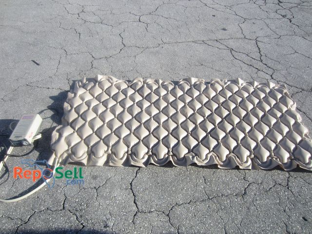 Lot 31-8418 - Lumex AQ2000 Pressure Mattress - Powers On