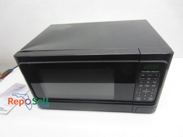 Lot 31-4097 - Hamilton Beach Microwave in Box - Appears Unused (dent in top) - Powers On - 21" x 16 x 11.5